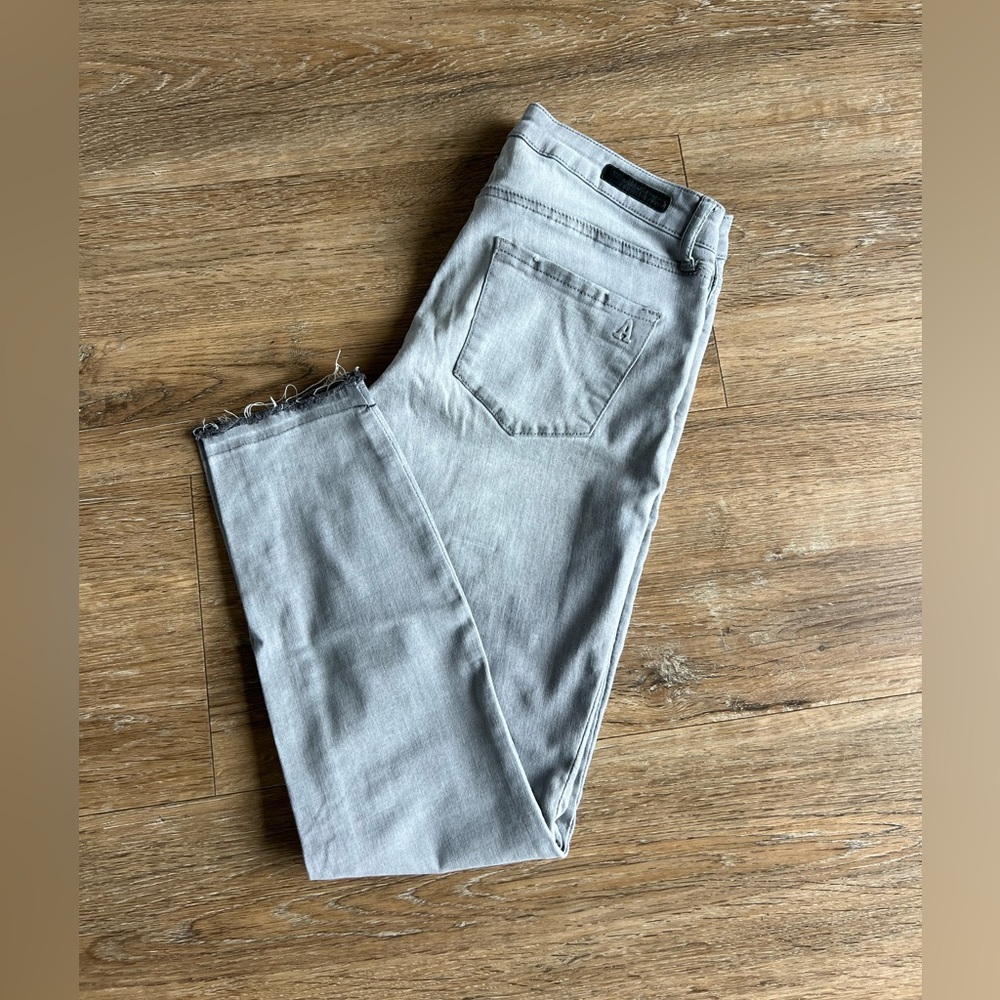 Articles of Society - Heather released hem skinny jeans - size 27
